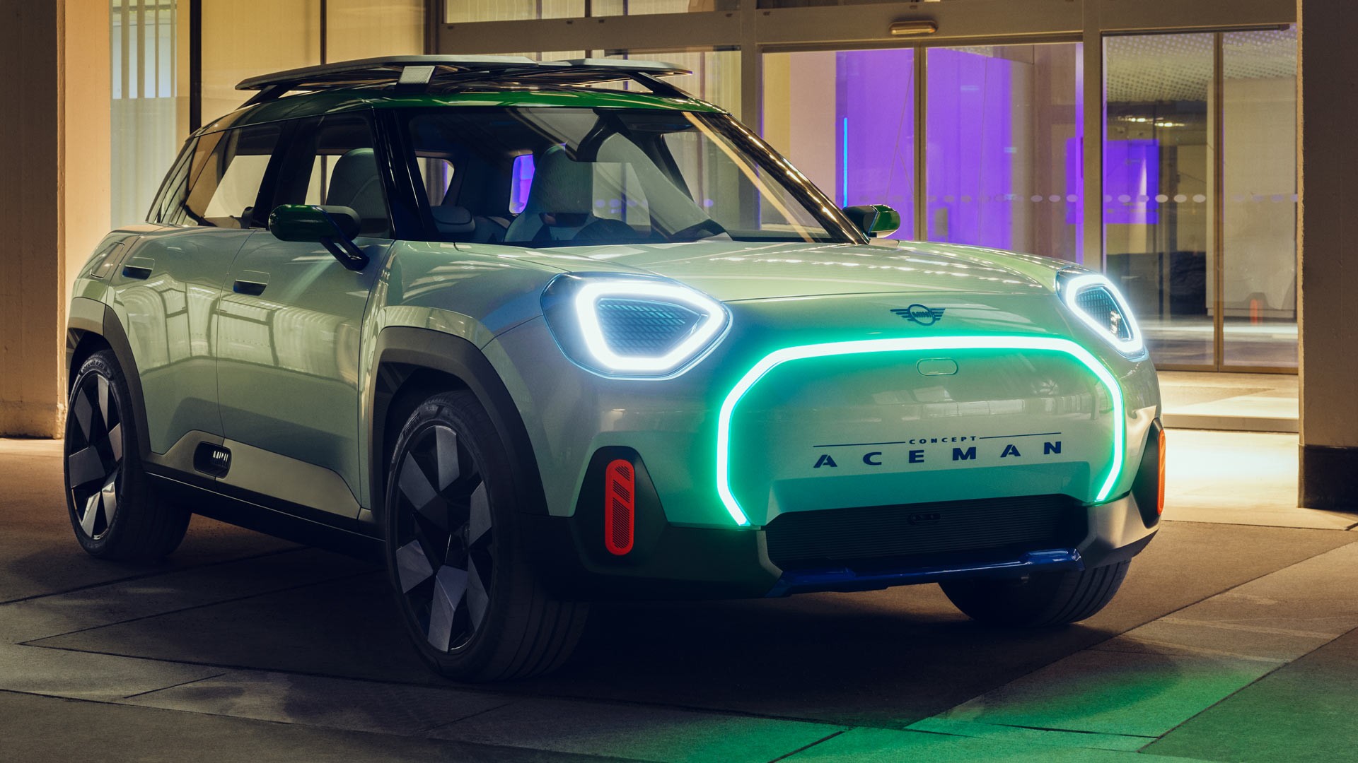 MINI Udržitelnost – časová osa cesty MINI k elektrifikaci – MINI Aceman Concept v roce 2023.